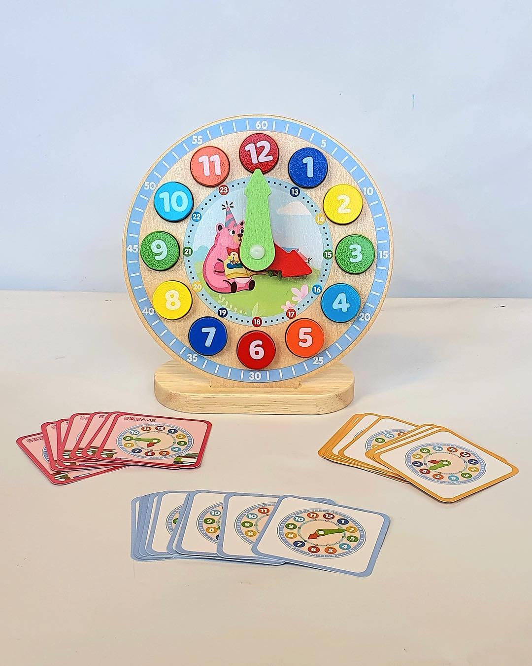 Horloge en bois pour autonomie enfant