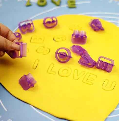 Moules violets pour pâte à modeler